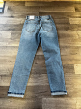 Load image into Gallery viewer, Kancan Lightwash Skinny Jeans
